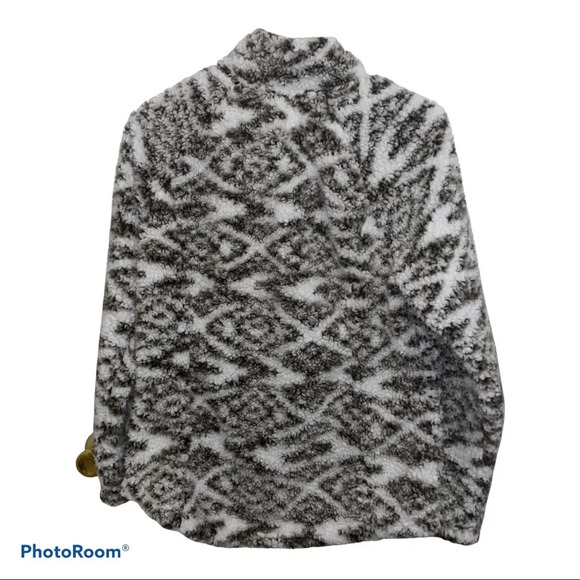 Excurzion pull over sz lg - Picture 1 of 5